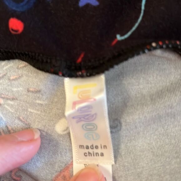 Ladies LulaRoe Tall & Curvy firework leggings. - Picture 3 of 6